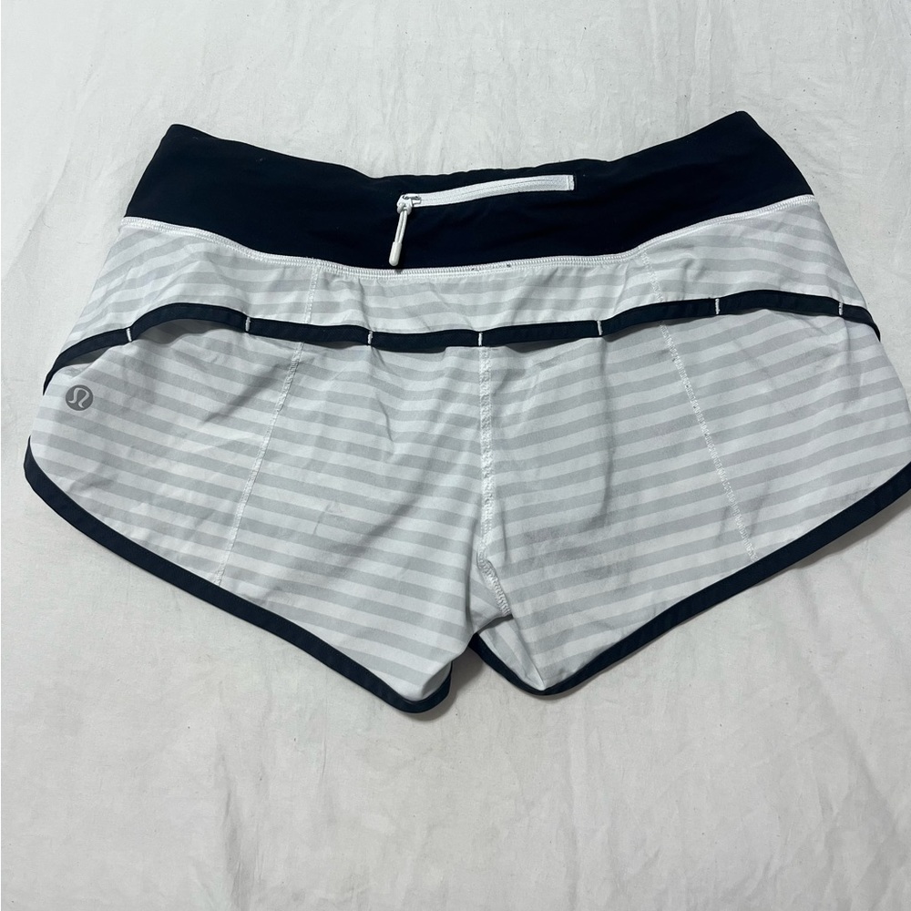 Size 4 - Luluemon hotty hots!!!!